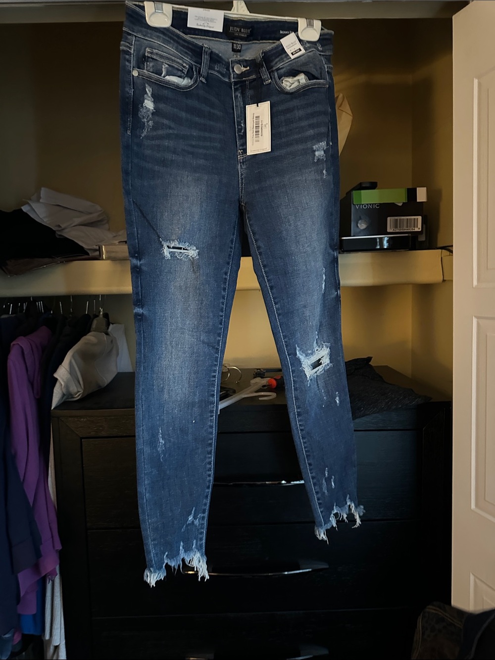 Judy Blue Distressed Dark Wash Cropped Ankle Jeans